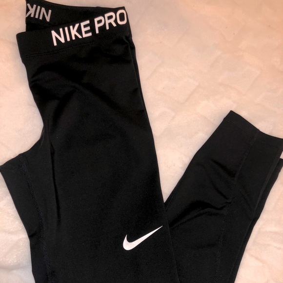 Nike Pants - Nike Pro Dry Fit Medium Leggings